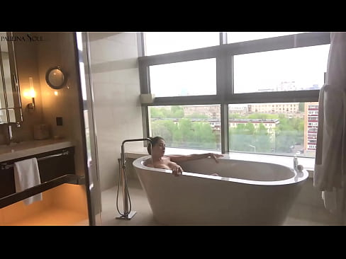 ❤️ Babe yang luar biasa ghairah jerking off dia di dalam bilik air ❌ Video seks pada ms.sexera.ru ❌️