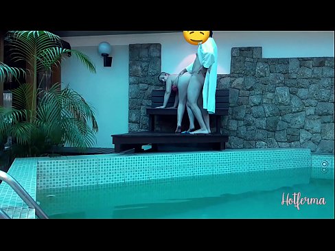 ❤️ Bos menjemput pembantu rumah ke kolam, tetapi tidak dapat menahan panas ❌ Video seks pada ms.sexera.ru ❌️