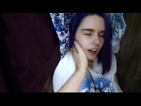 ❤️ Terjumpa adik saya di dalam almari dan membantunya merangkap ❌ Video seks pada ms.sexera.ru ❌️
