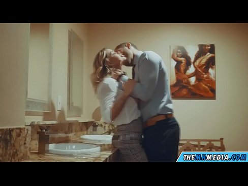 ❤️ Apabila awek berambut perang menggoda anda di tandas awam ❌ Video seks pada ms.sexera.ru ❌️
